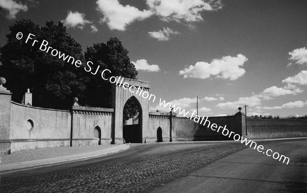 RATHFARNHAM CASTLE ENTRANCE GATE